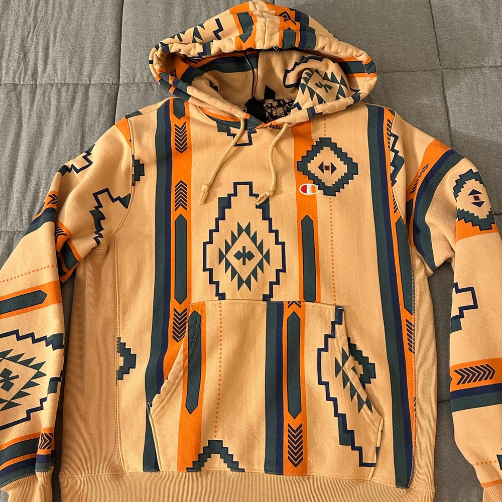 Champion hoodie Medium